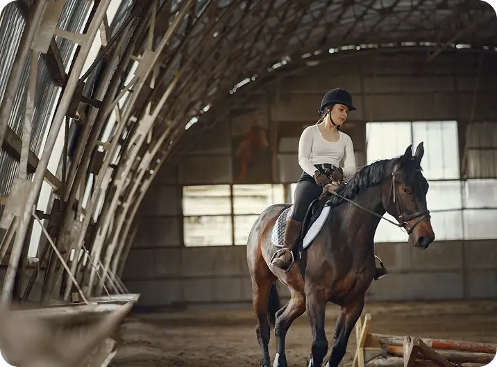 Крытый манеж